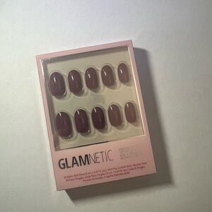 Glamnetic Press-On Nails in Deep Burgundy